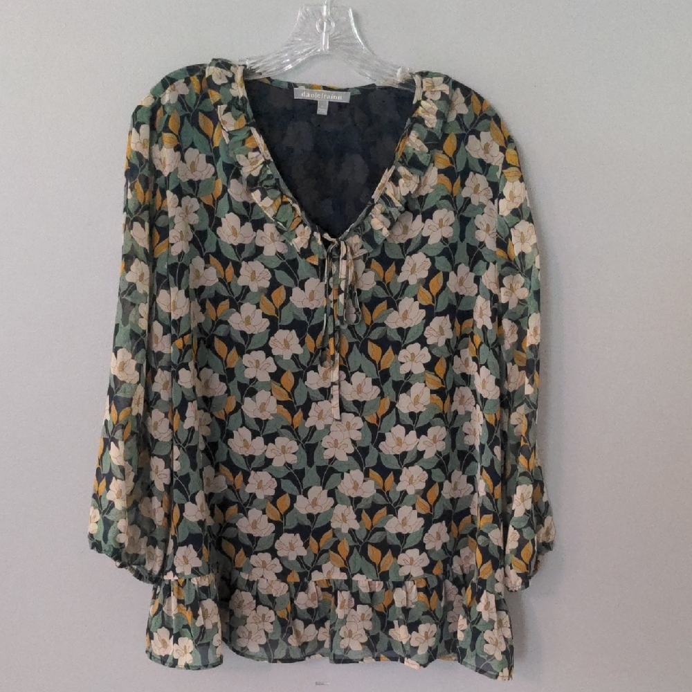 EUC✨ DANIEL RAINN navy women's XL Camila Ruffle Detail 3/4 sleeve Blouse